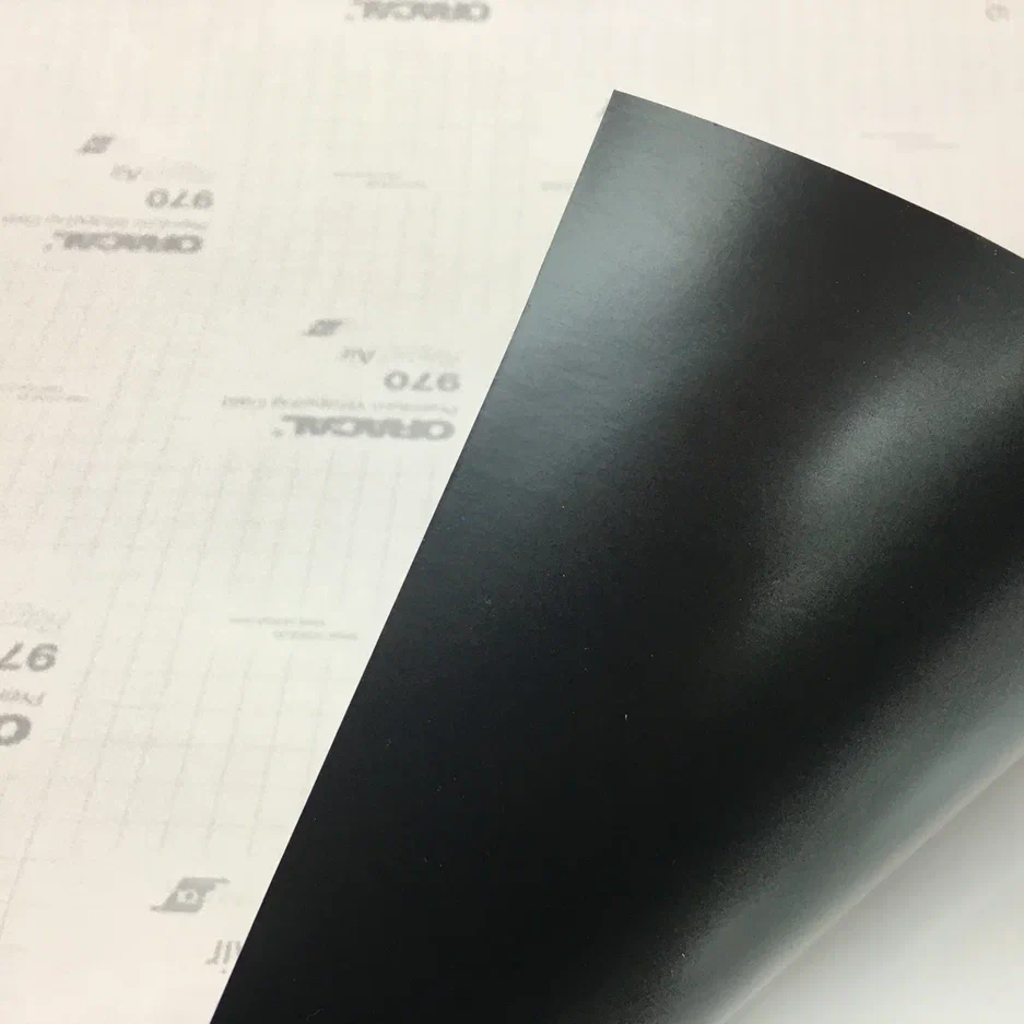 Oracal 970 черная матовая пленка 1,52*50м., с каналами