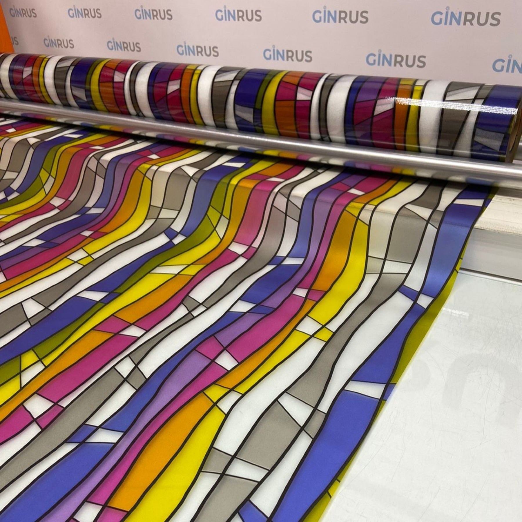 Пленка витражная статическая Р001 90см х 30м