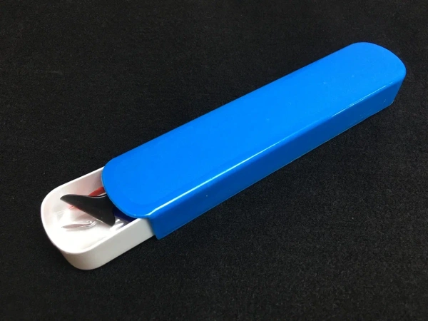 Набор из 4-х микроракелей (одна металлическая) синий пенал