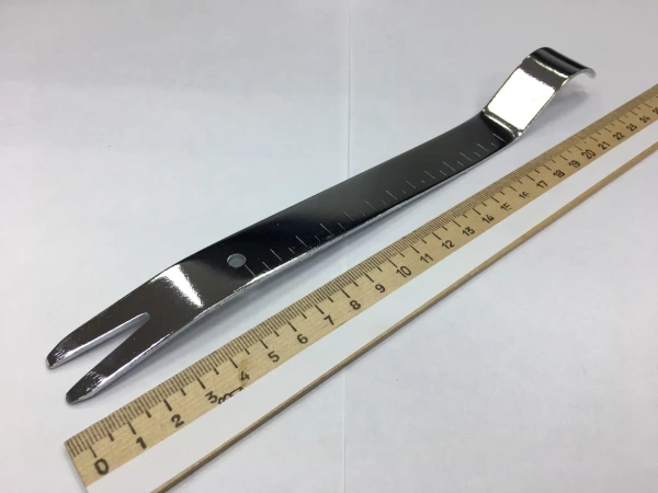 Металлический инструмент для съема пистонов (обшивки авто)