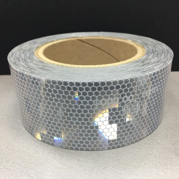 Светоотражающая лента Avery V6700-B белый 50ммx50м