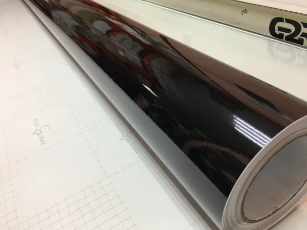 Глянцевая Пленка цвет Черный, 105mkm.,1,52*20м 5 star (с каналами и защиткой)