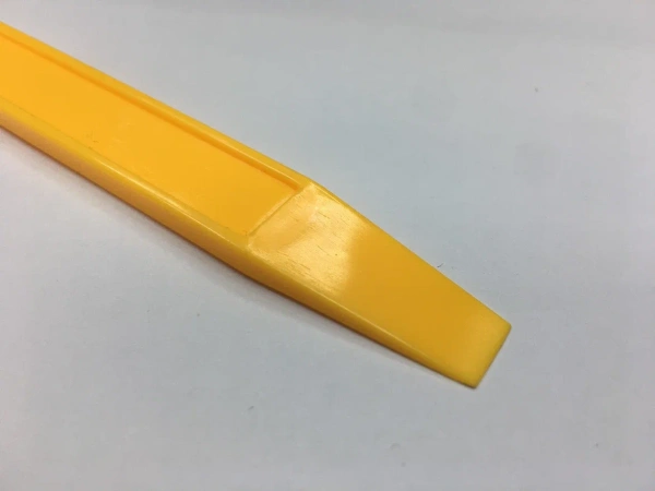 Инструмент для уплотнителя пласт. желтый/красный