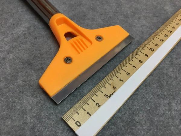 Скребок металлический большой