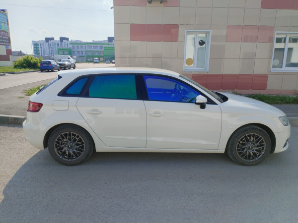Пленка тонировочная, автомобильная, хамелеон Quantum LIZARD BLUE/PURPL фиолетово-голубой оттенок 85% (1,52*30м.) Пленка тонировочная, автомобильная, хамелеон Quantum LIZARD BLUE/PURPL фиолетово-голубой оттенок 85% (1,52*30м.)