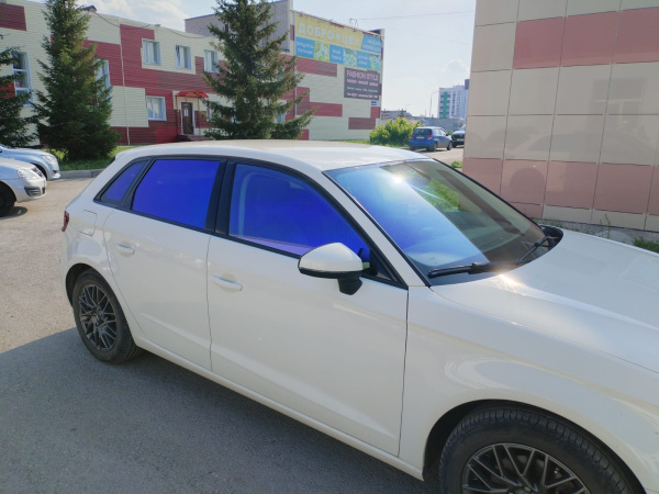 Пленка тонировочная, автомобильная, хамелеон Quantum LIZARD BLUE/PURPL фиолетово-голубой оттенок 85% (1,52*30м.) Пленка тонировочная, автомобильная, хамелеон Quantum LIZARD BLUE/PURPL фиолетово-голубой оттенок 85% (1,52*30м.)