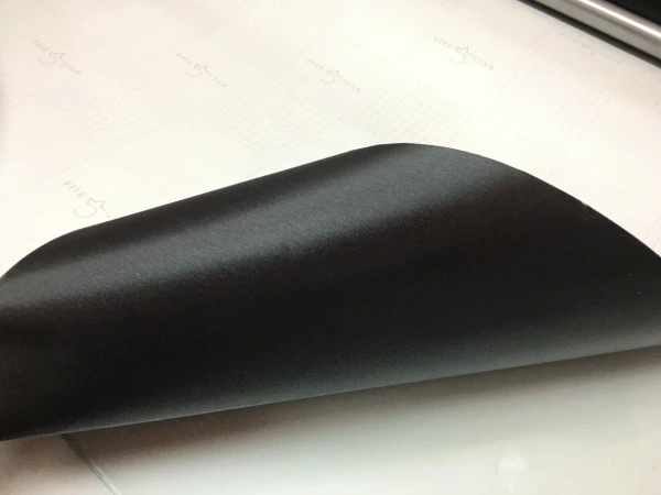 Пленка шлифованный алюминий черный (1,52*30м.)