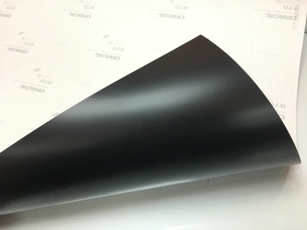 Oracal 970 черная матовая пленка 1,52*50м., с каналами