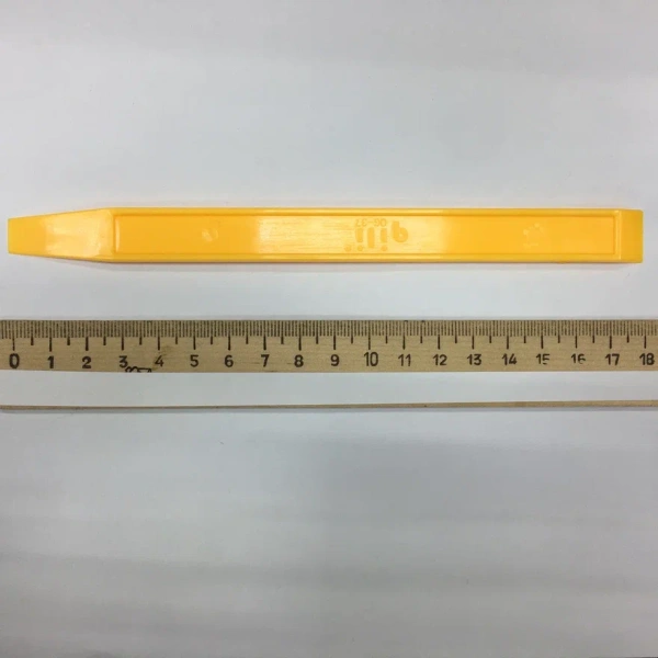 Инструмент для уплотнителя пласт. желтый/красный