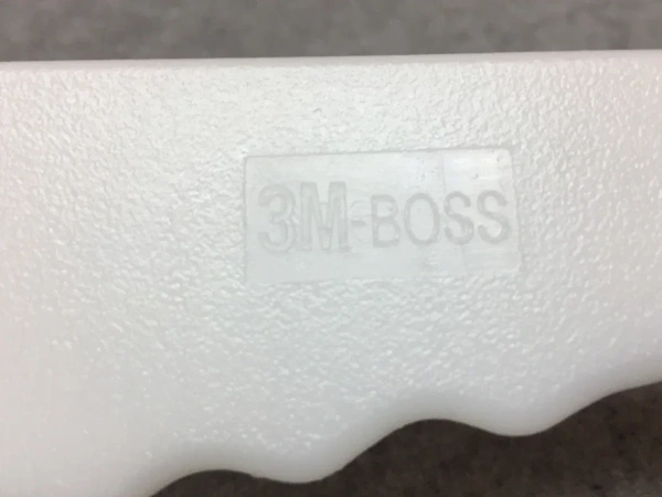 Скребок угловой пласт. 3М-boss (большой) уголок красный/белый/синий/зеленый