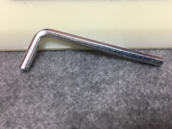 Выгонка с черной ручкой и синей/белой п/у вставкой 13см + с ключом