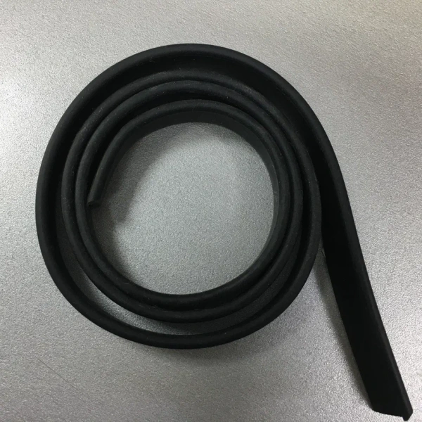 A85BK Резина сменная черная, 1м