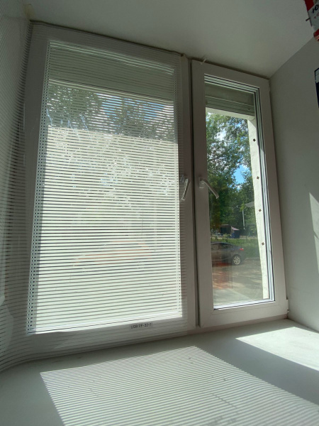 Декоративная пленка USB PF-32-1, полоса белая мат 10мм (1,52*30м.) вдоль