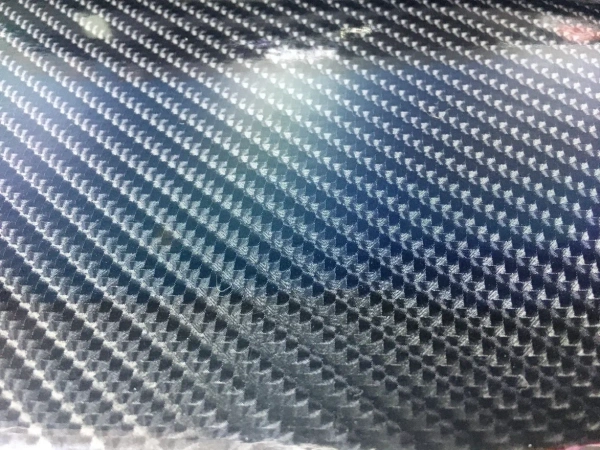 Пленка под карбон 6D черный, глянец (1,52*20м)