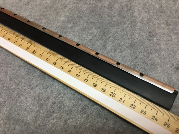 Кант металлический с резиной 24 см